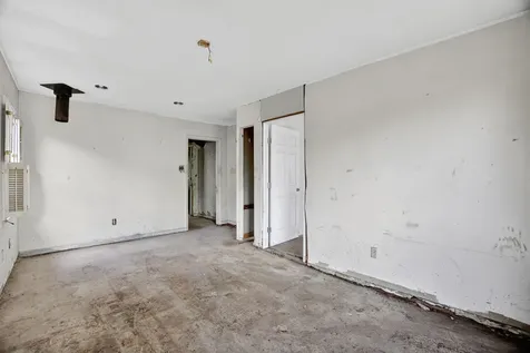 9022 Beverlyhill Street Houston TX 77063