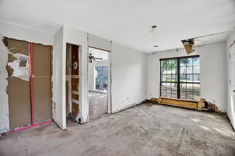 9022 Beverlyhill Street Houston TX 77063