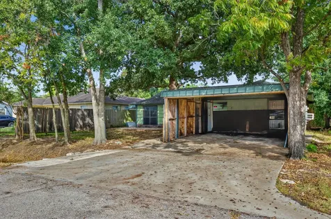 9022 Beverlyhill Street Houston TX 77063