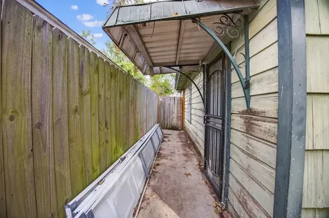 9022 Beverlyhill Street Houston TX 77063