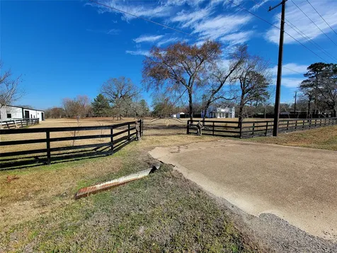 1828 State Highway 75 Highway N Huntsville TX 77320