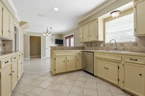 1007 Manatee Lane Houston TX 77090