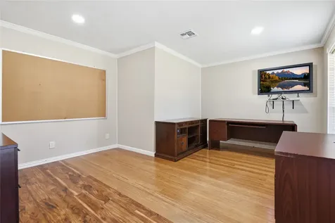 1007 Manatee Lane Houston TX 77090