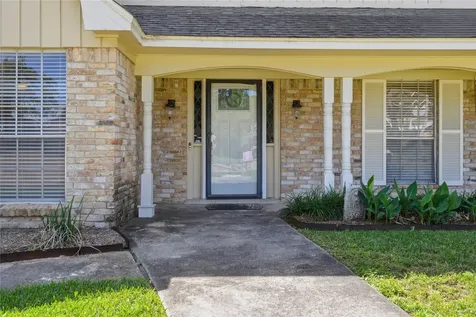 1007 Manatee Lane Houston TX 77090