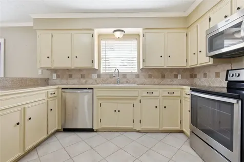 1007 Manatee Lane Houston TX 77090