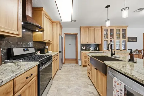 1607 S Chappell Hill Street Brenham TX 77833
