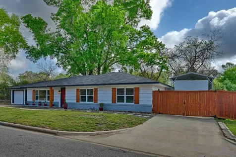 1607 S Chappell Hill Street Brenham TX 77833