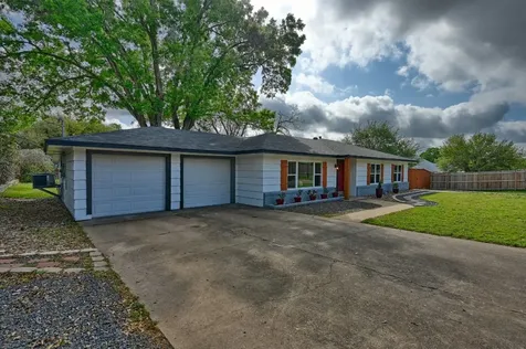 1607 S Chappell Hill Street Brenham TX 77833