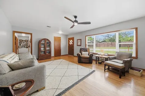 1607 S Chappell Hill Street Brenham TX 77833