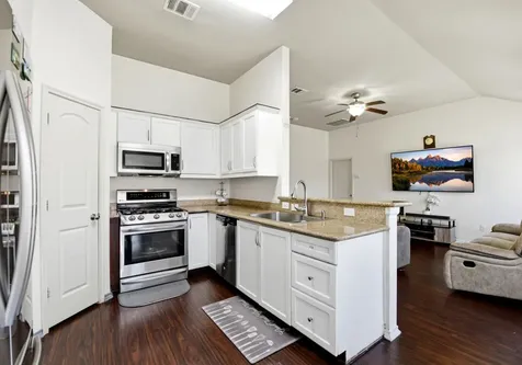 100 Oakwood Court Huntsville TX 77320