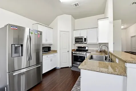 100 Oakwood Court Huntsville TX 77320