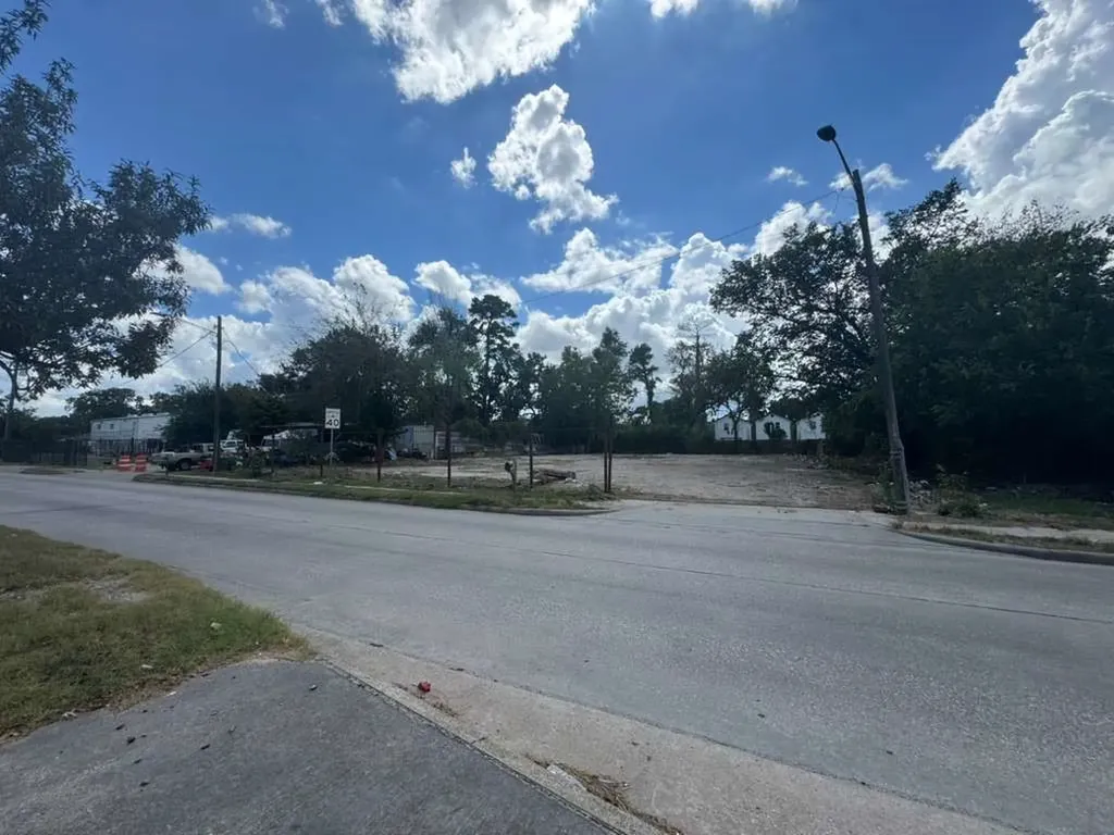 4622 Tidwell Road Houston TX 77016