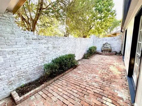 10010 Burgoyne Road Houston TX 77042