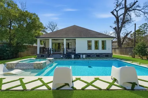 802 W 30th Street Houston TX 77018