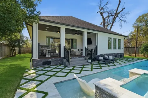 802 W 30th Street Houston TX 77018