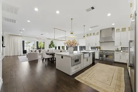 802 W 30th Street Houston TX 77018