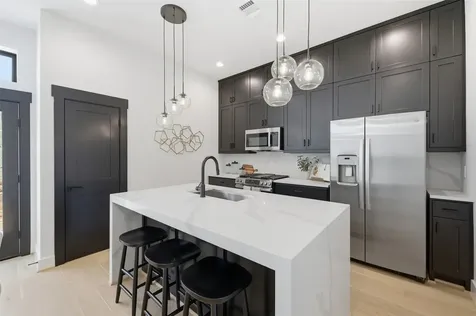 4605 Harrisburg Boulevard C Houston TX 77011