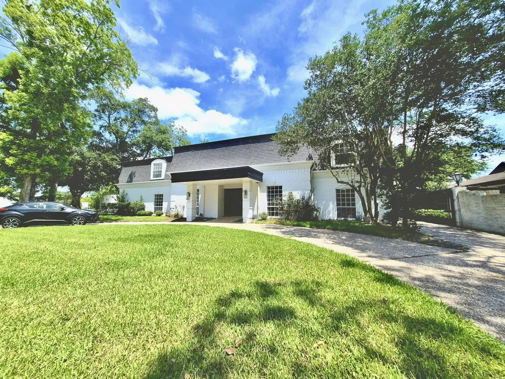 5330 Braesheather Drive Houston TX 77096