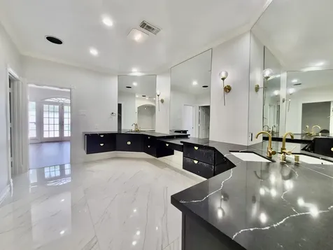 5330 Braesheather Drive Houston TX 77096