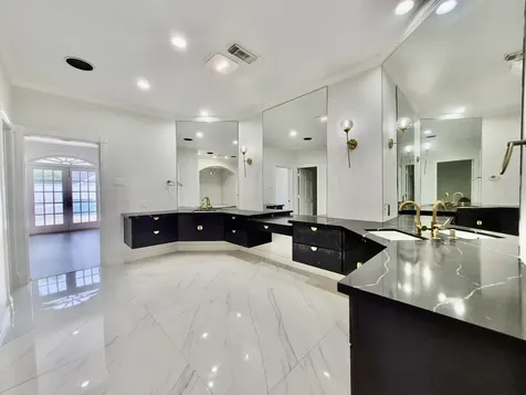 5330 Braesheather Drive Houston TX 77096
