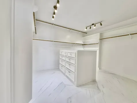 5330 Braesheather Drive Houston TX 77096