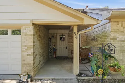 900 Sunnybrook Lane Baytown TX 77521