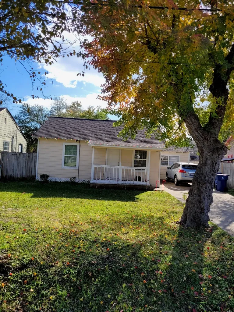 2415 4th Avenue N Texas City TX 77590