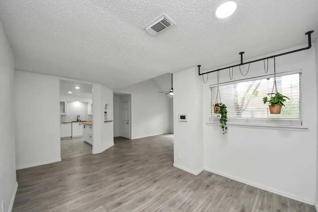 6601 Sands Point Drive 47 Houston TX 77074