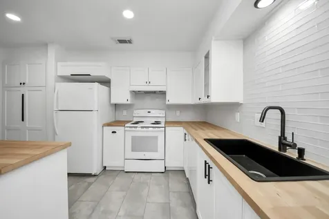 6601 Sands Point Drive 47 Houston TX 77074
