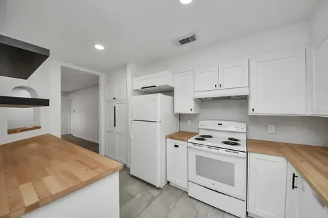 6601 Sands Point Drive 47 Houston TX 77074