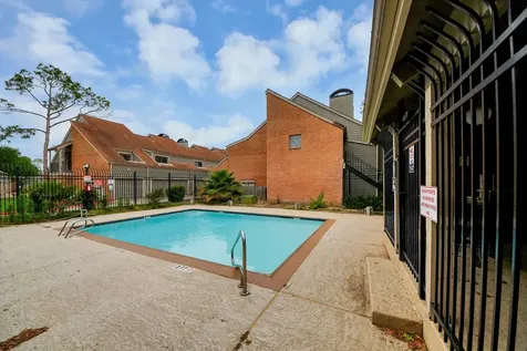 6601 Sands Point Drive 47 Houston TX 77074