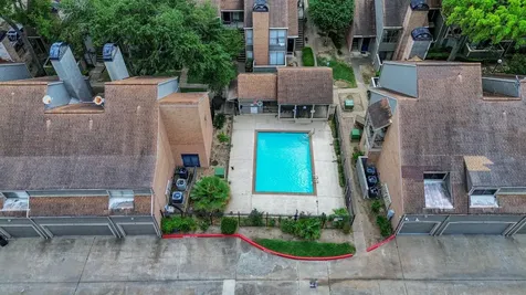 6601 Sands Point Drive 47 Houston TX 77074