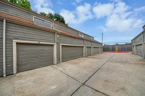 6601 Sands Point Drive 47 Houston TX 77074