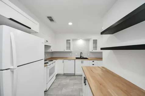 6601 Sands Point Drive 47 Houston TX 77074