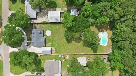 12739 Woodcreek Drive Willis TX 77318