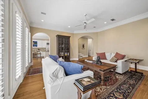 2426 Nantucket Drive B Houston TX 77057