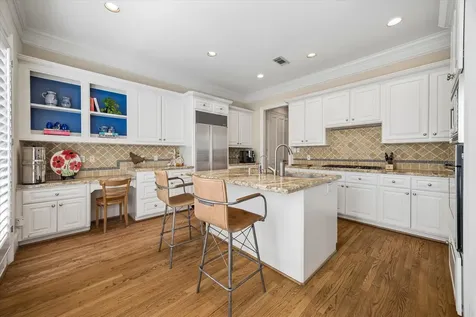 2426 Nantucket Drive B Houston TX 77057