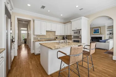 2426 Nantucket Drive B Houston TX 77057
