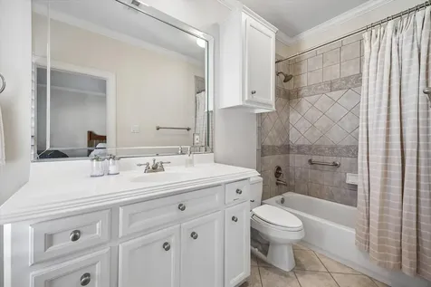 2426 Nantucket Drive B Houston TX 77057