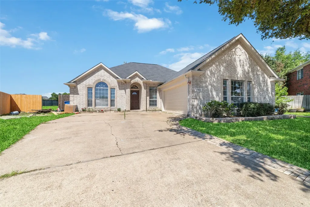 8503 Ivanhoe Springs Drive Houston TX 77083