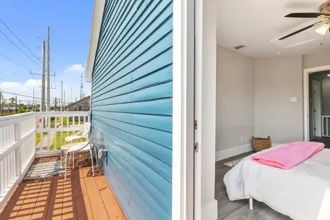 808 27th Street Galveston TX 77550
