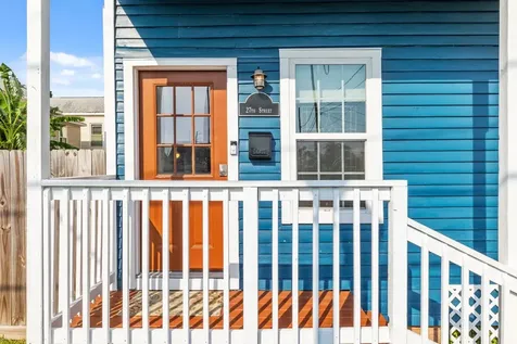 808 27th Street Galveston TX 77550
