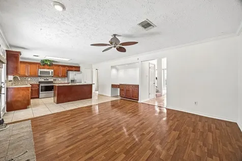 8915 Lakeside Forest Drive Houston TX 77088