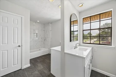 8915 Lakeside Forest Drive Houston TX 77088