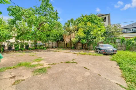 1939 Richmond Avenue 2 Houston TX 77098