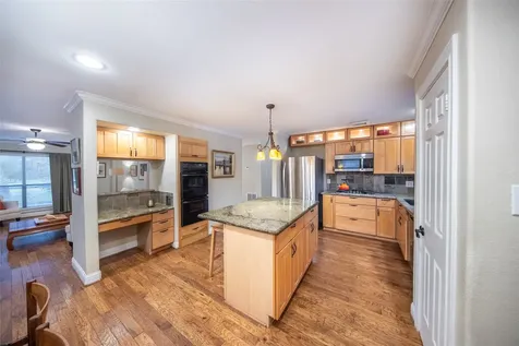 10 Featherfall Place The Woodlands TX 77381
