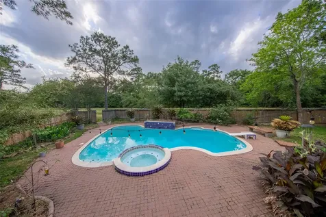 10 Featherfall Place The Woodlands TX 77381