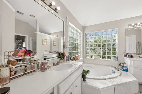 3219 Shadowleaf Drive Houston TX 77082