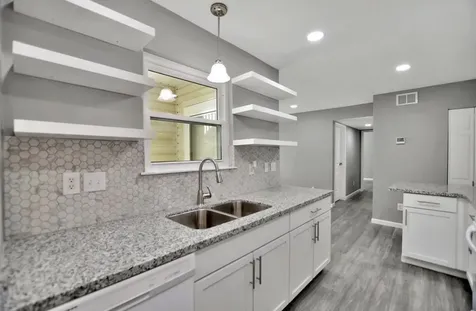 7600 Emmett F Lowry Expressway 313 Texas City TX 77591