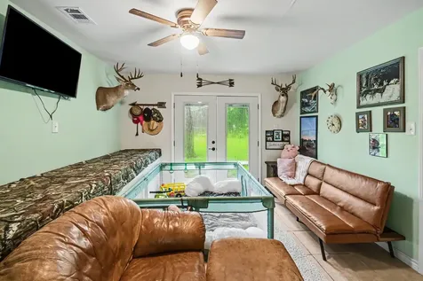 536 Montgomery Street Clute TX 77531